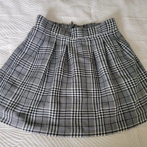 Candie's Plaid Black & White Skirt